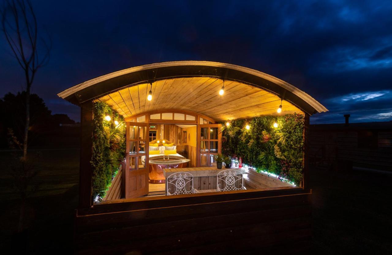 Апартаменти Ashwood Shepherd Hut -Ockeridge Rural Retreats Вустер Екстер'єр фото
