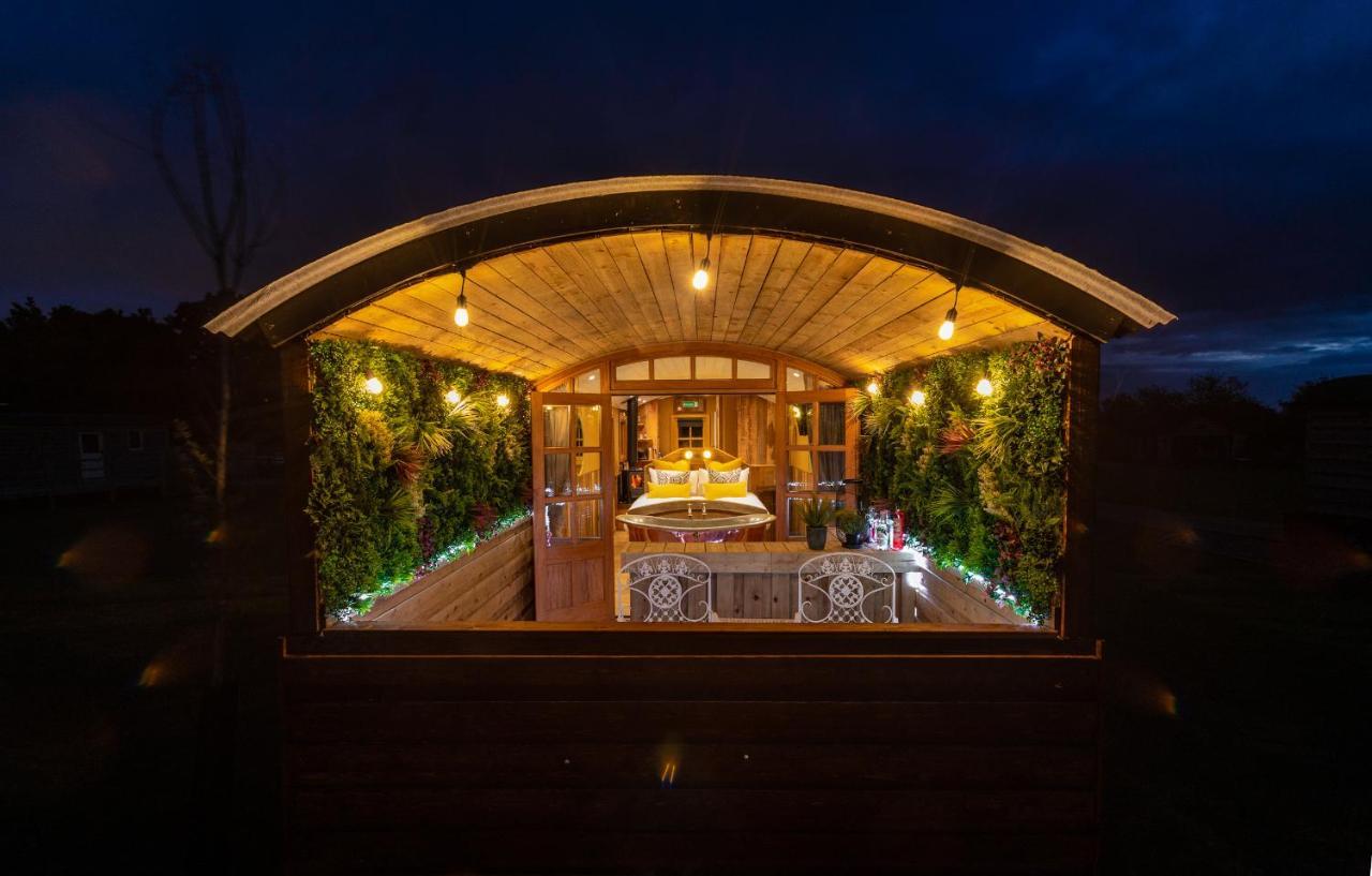 Апартаменти Ashwood Shepherd Hut -Ockeridge Rural Retreats Вустер Екстер'єр фото